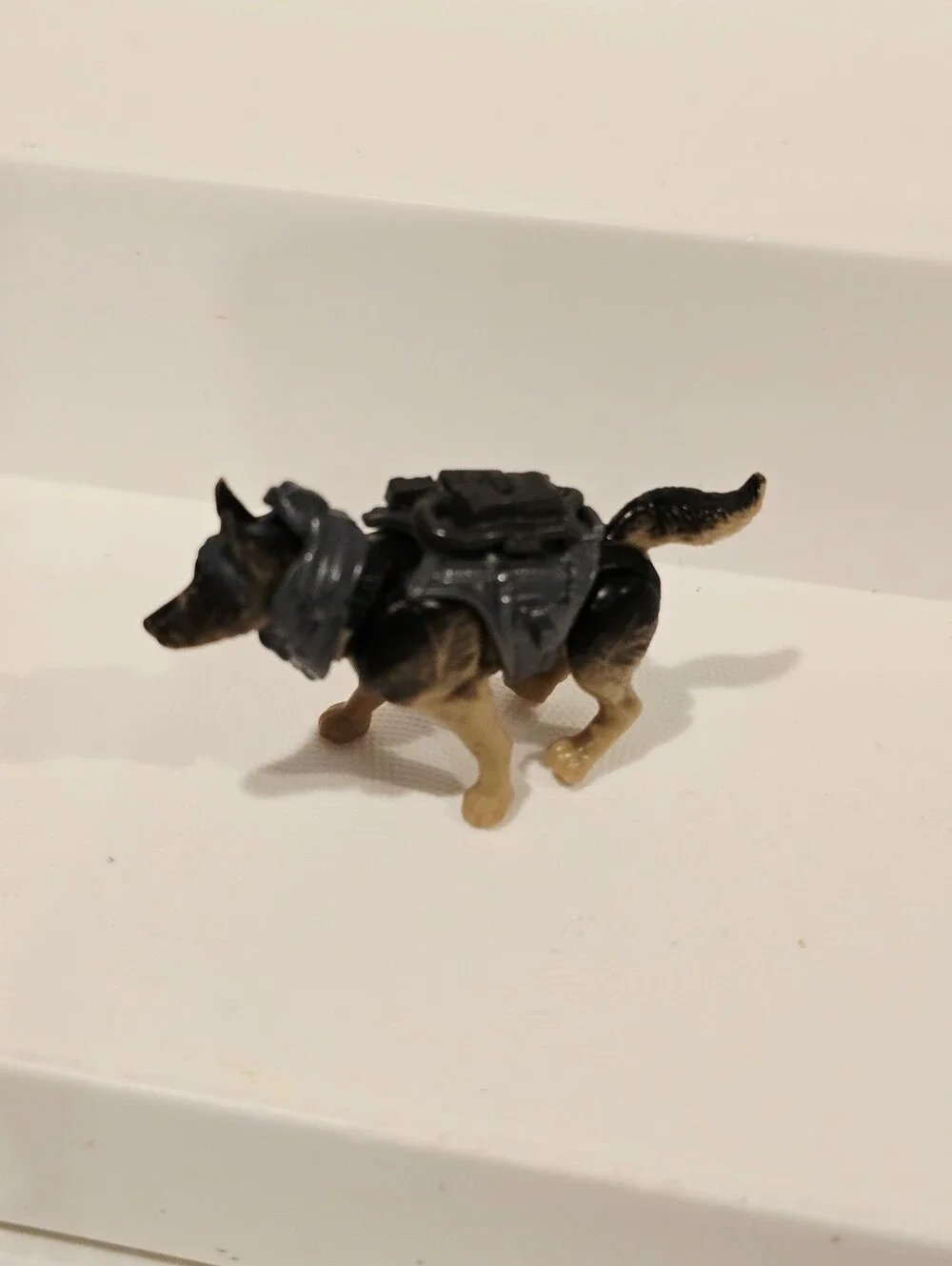 Mega Bloks Halo NMPD Officer and German Shepherd Figure Set